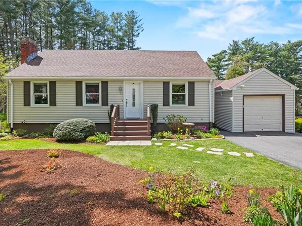 23 Pinecrest Rd, Scituate, RI 02857