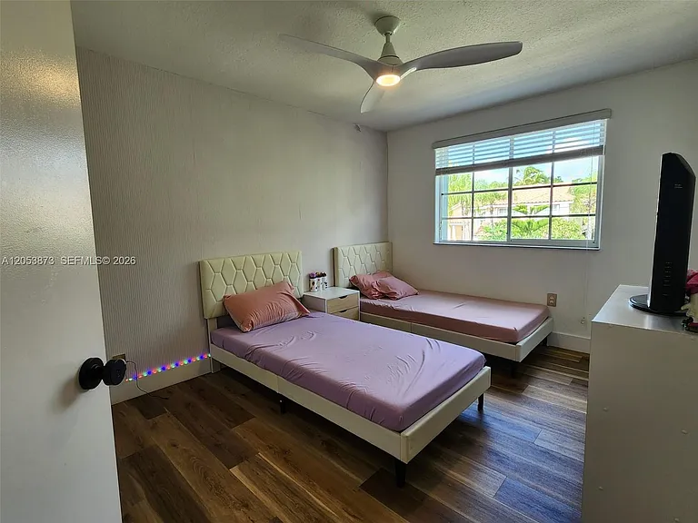 594 Spinnaker — Photo 33