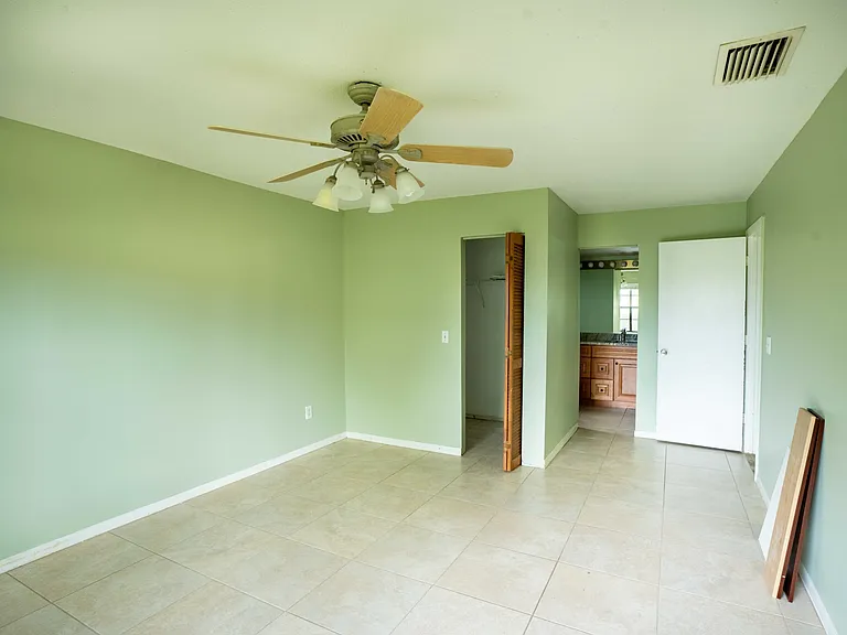 3617 SW Margela St — Photo 7