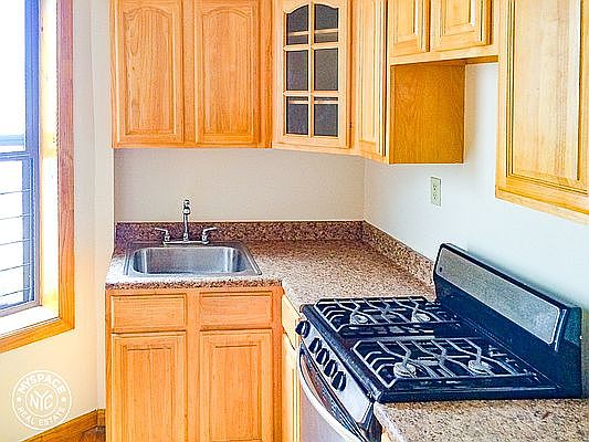 2nd image of 291 Crown St APT D5