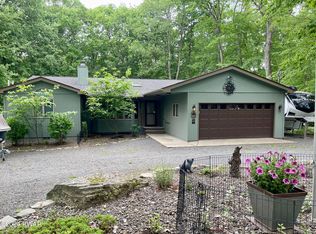 120 Portage Ln, Lords Valley, PA 18428
