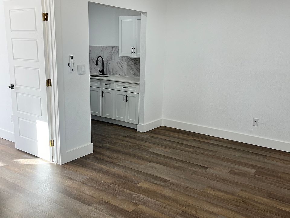 1st image of 1015 S Zang Blvd #2