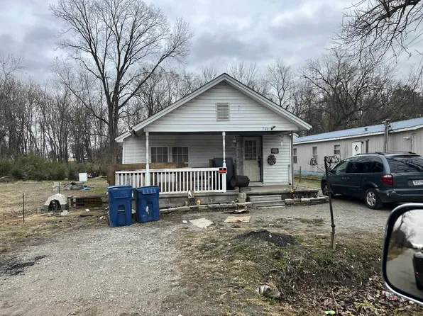 706 N Broadway St, Friendship, TN 38034