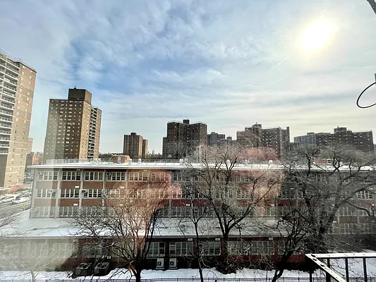 Rented by Compass | media 40