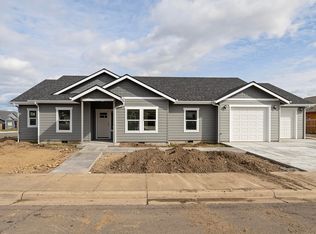 308 Emily Ln, Phoenix, OR 97535