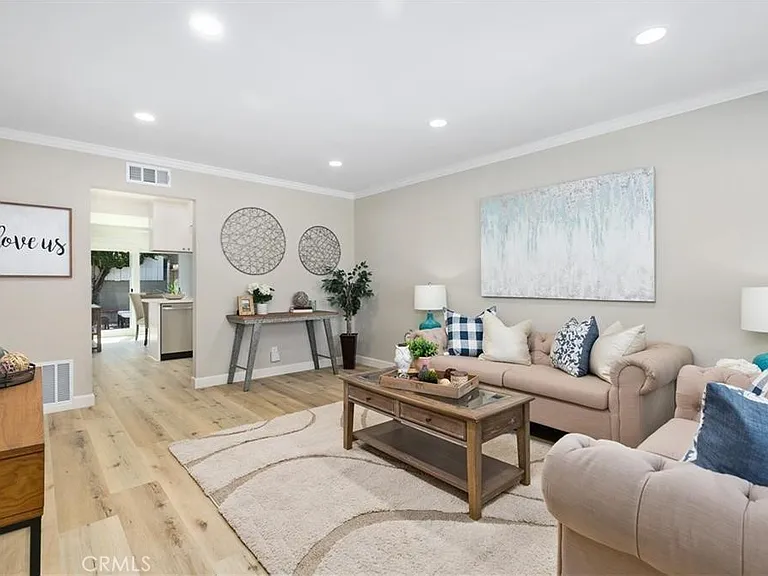 713 N Morgan St #B — Photo 6
