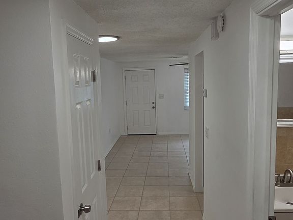 5th image of 4928 Getner St