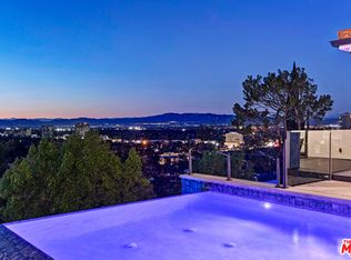 15234 Rayneta Dr, Sherman Oaks, CA 91403