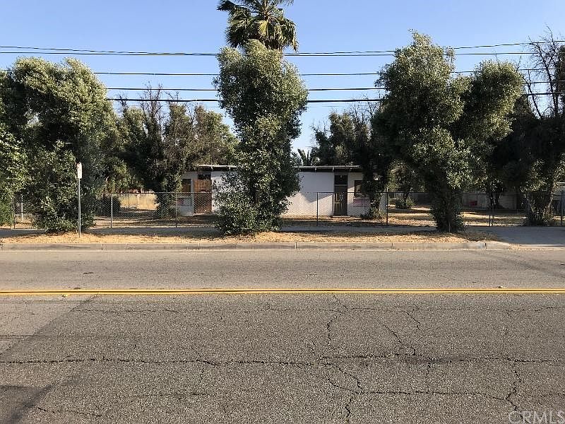 1st image of 23851 Hemlock Ave