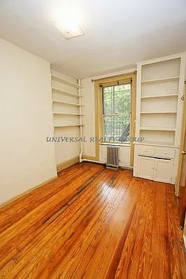 Rented by Universal Realty Group | media 22