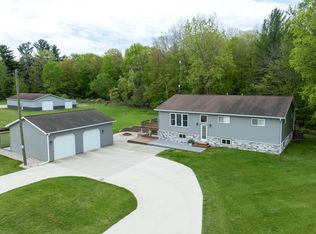 7150 E Edgar Rd, Vestaburg, MI 48891