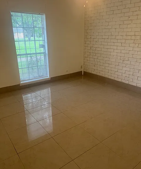 8372 Leamont Dr — Photo 5