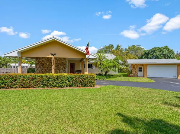 16901 SW 89th Ave, Palmetto Bay, FL 33157