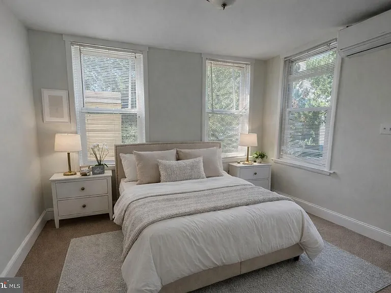 790 S Front St #3 — Photo 4