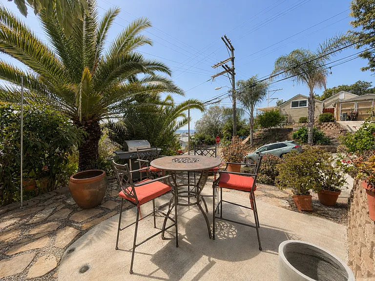 1752 Linwood St #G — Photo 11