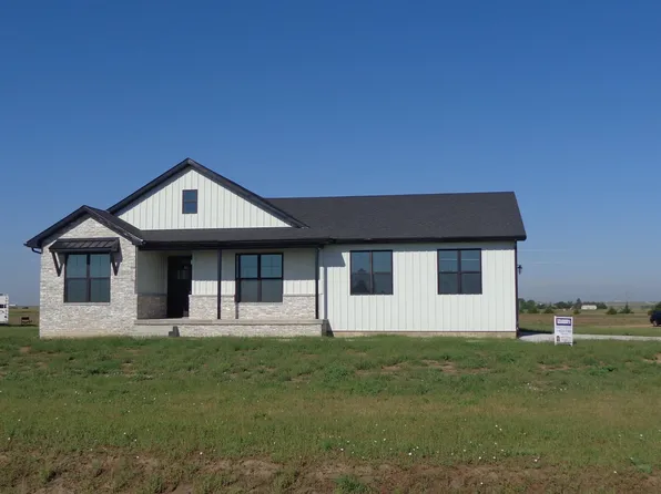 1035 Marys Ln, Hays, KS 67601
