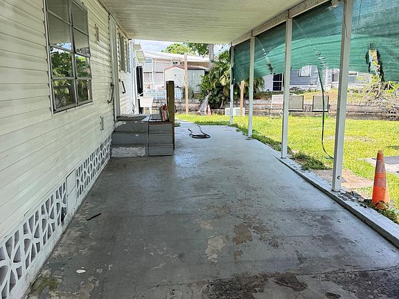 3rd image of 1670 SW 85th Avenue