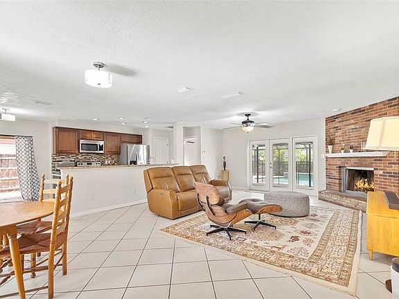4th image of 15701 COUNTRY LAKE DRIVE