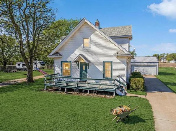 201 SE Railway Ave, Woodbine, KS 67492