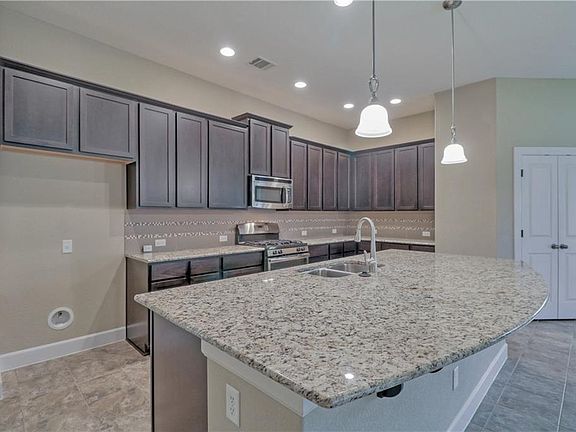 5th image of 124 Claiborne Lake Ln