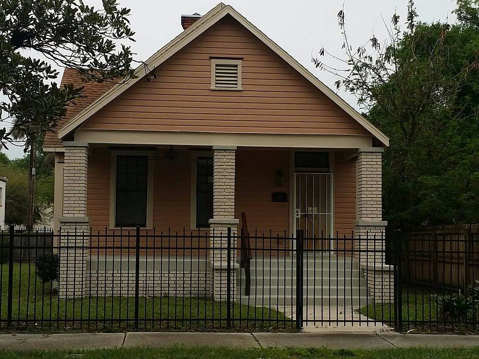 1st image of 1811 Hubbard St