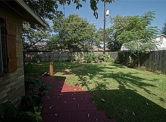 4th image of 533 Livingston Dr