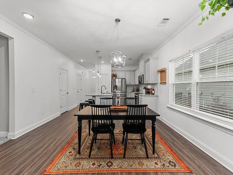 975 Newburn Dr — Photo 32