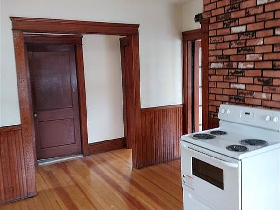 2nd image of 503 North Broadway