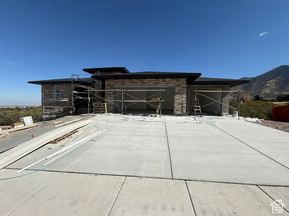 599 S Oakridge Dr E, Tooele, UT 84074