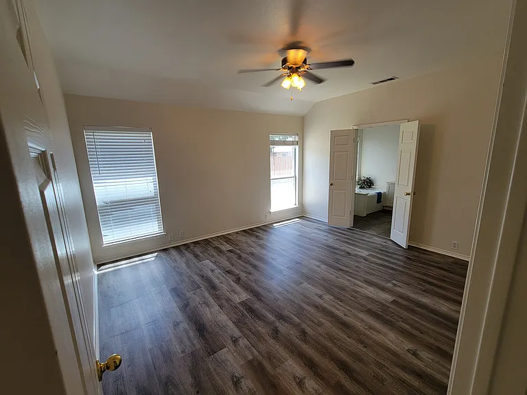 2913 Rush Creek Rd — Photo 33