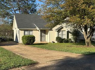 5371 Cedar Bluff Dr, Memphis, TN 38127