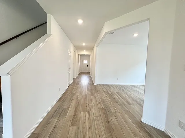 1129 Flameleaf Dr — Photo 20