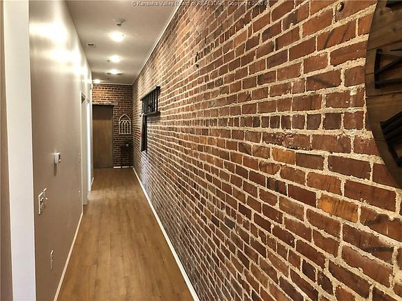 4th image of 814 Virginia St E #2