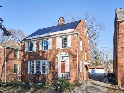 2241 Briarwood Rd, Cleveland Heights, OH, 44118