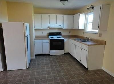 3rd image of 41 Pine Dr