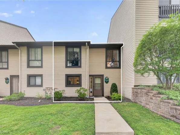 6260 Greenwood Pkwy APT 202, Northfield, OH 44067