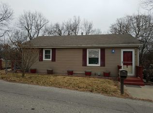 2700 Robinson St, Kansas City, MO 64117