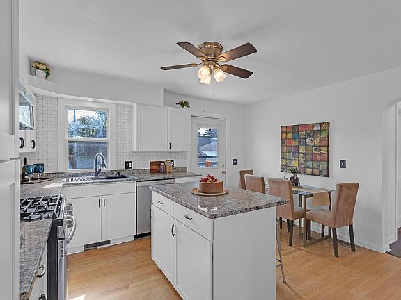 5th image of 874 Binns Blvd