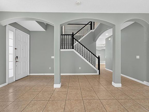 3rd image of 1139 DARNABY WAY
