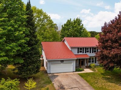 4925 Hampshire Dr, Williamsburg, MI, 49690