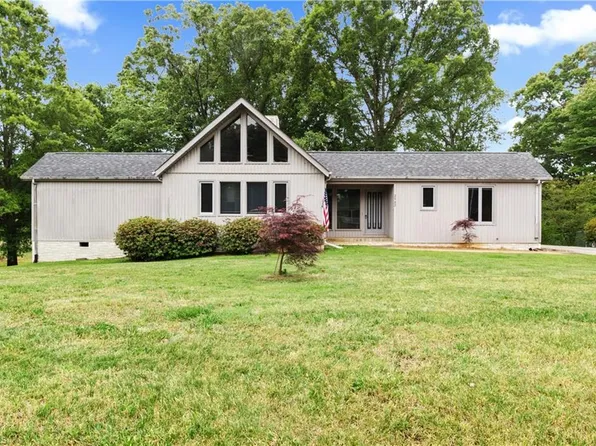 2982 Spainhour Mill Rd, Tobaccoville, NC 27050
