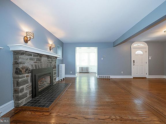 5th image of 412 W Baltimore Ave