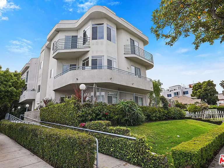 1325 Arizona Ave #201 — Photo 58