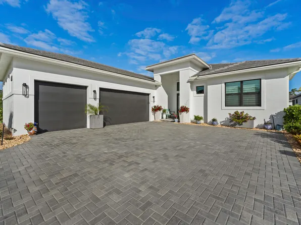 2044 SE Mosaic Boulevard, Port St Lucie, FL 34984