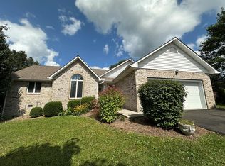 517 Quiet Oak St, Beaver, WV 25813