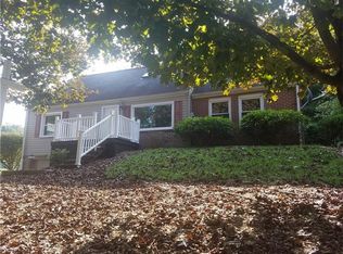 250 Lakeview Dr, Jeannette, PA