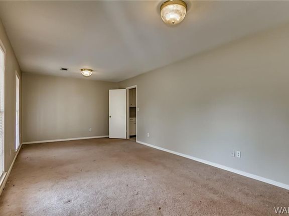 4th image of 16110 Lake Hills Dr