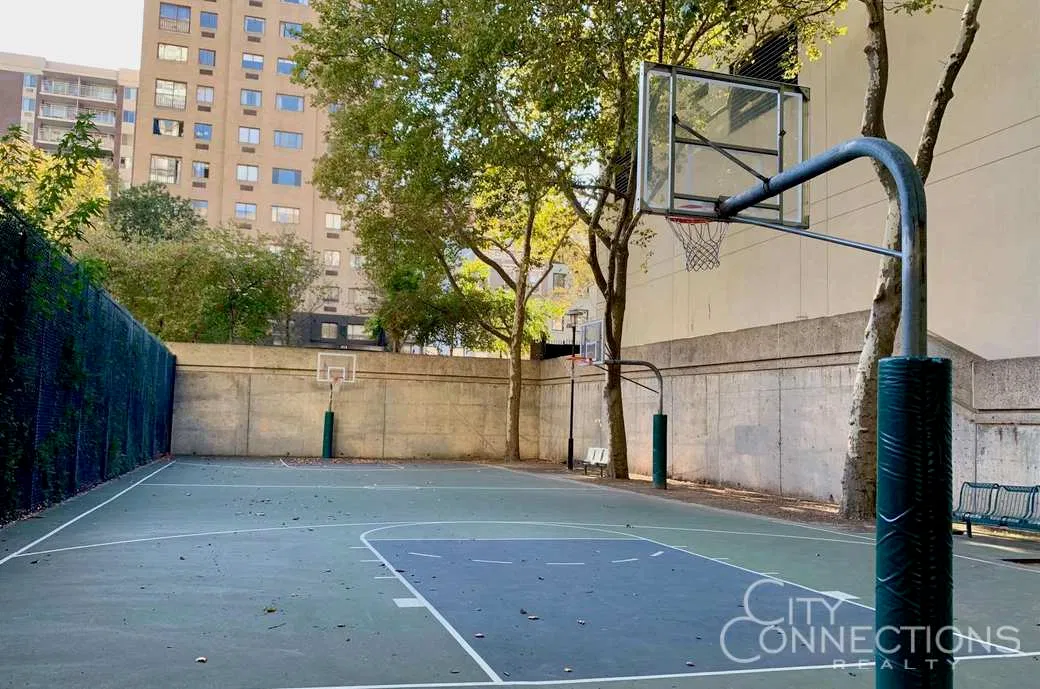 300 East 33rd Street #4B in Kips Bay, Manhattan | StreetEasy