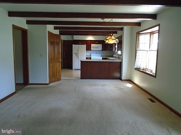 5th image of 720 Sharpsburg Dr