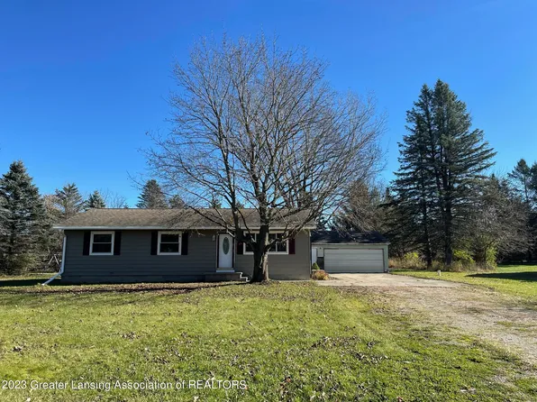 13401 Nelson St, Bath, MI 48808